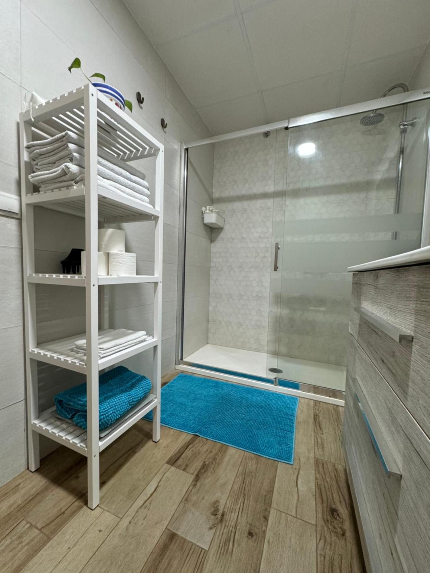 Alex Bed & Breakfast - Your Home Away Including Breakfast - In A Real Home Фуeнхирола Екстериор снимка